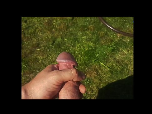 ❤️ Bidh hottie a 'faighinn a pussy pinc fucked agus cums le squirt ann an gàrradh samhraidh ️  Pornagraf càileachd  aig gd.pornpictureshq.ru ❌️❤